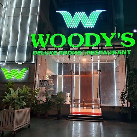 Woody'S Hotel Bangalore Eksteriør billede