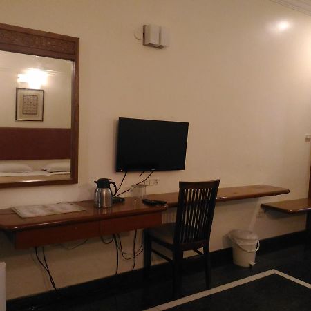 Woody'S Hotel Bangalore Eksteriør billede