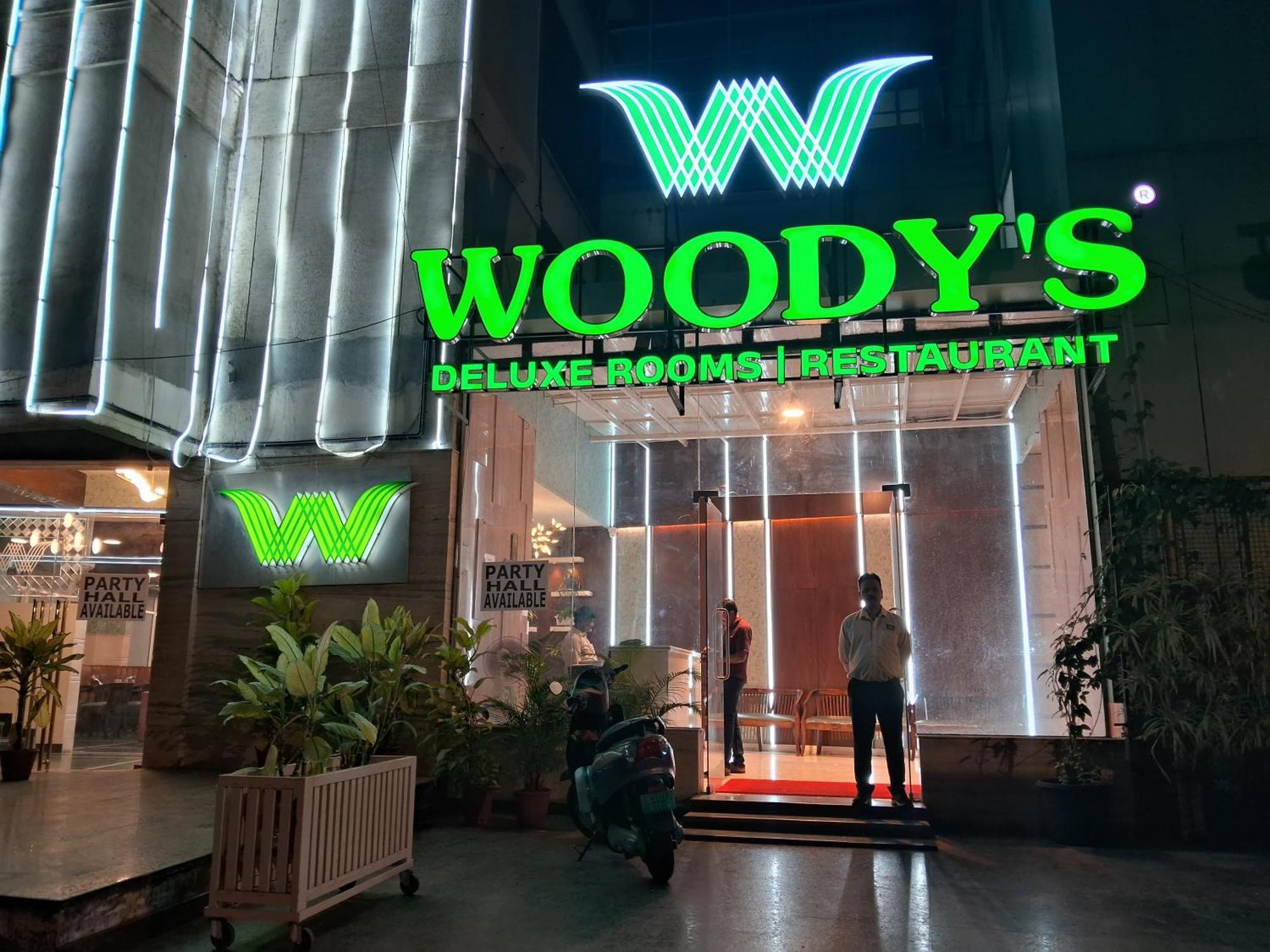 Woody'S Hotel Bangalore Eksteriør billede