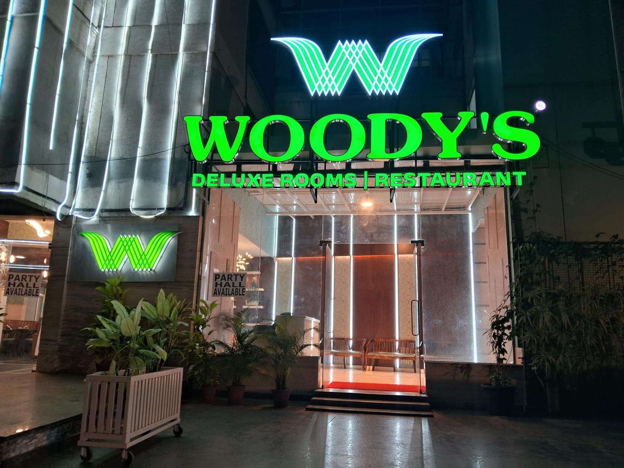 Woody'S Hotel Bangalore Eksteriør billede