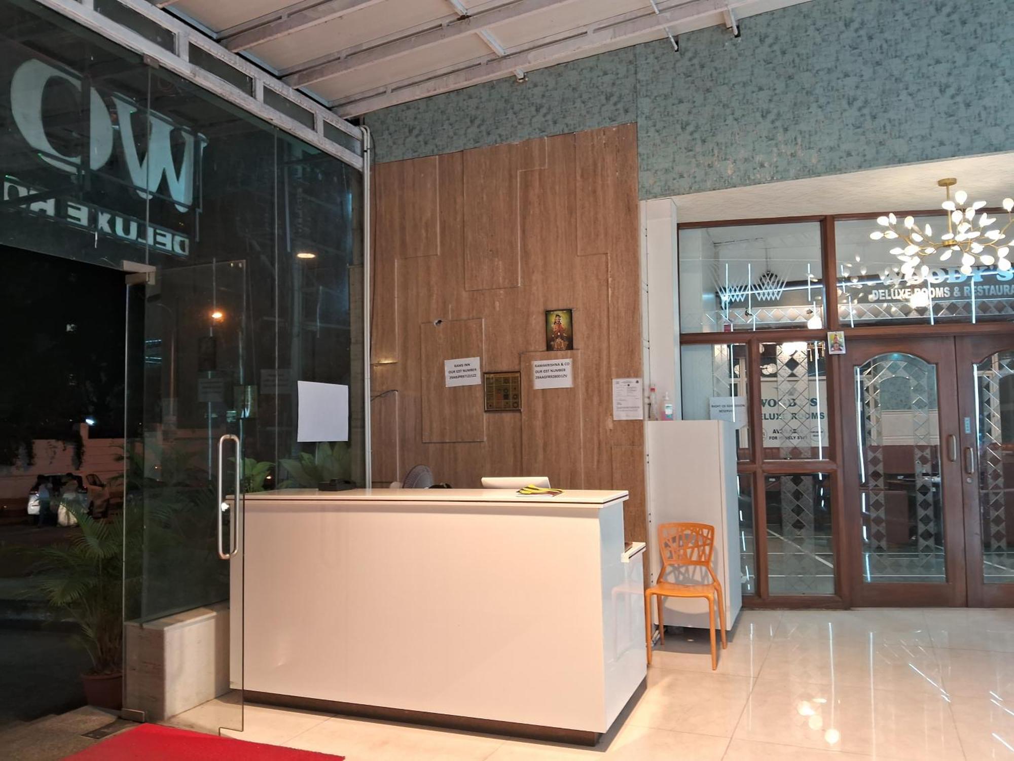 Woody'S Hotel Bangalore Eksteriør billede