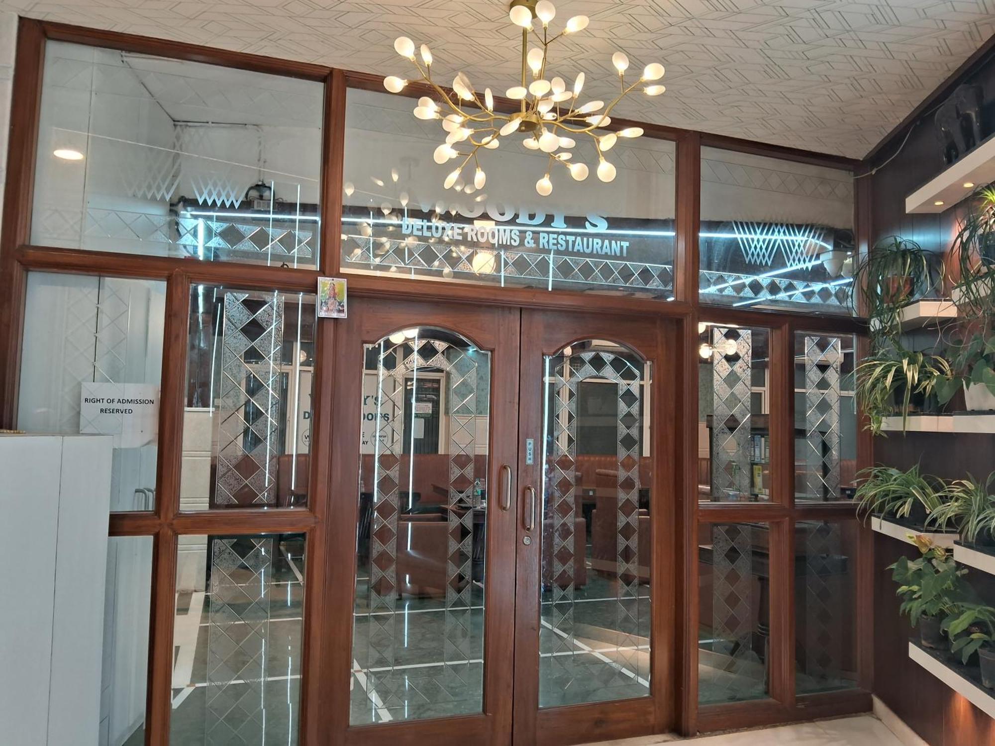 Woody'S Hotel Bangalore Eksteriør billede