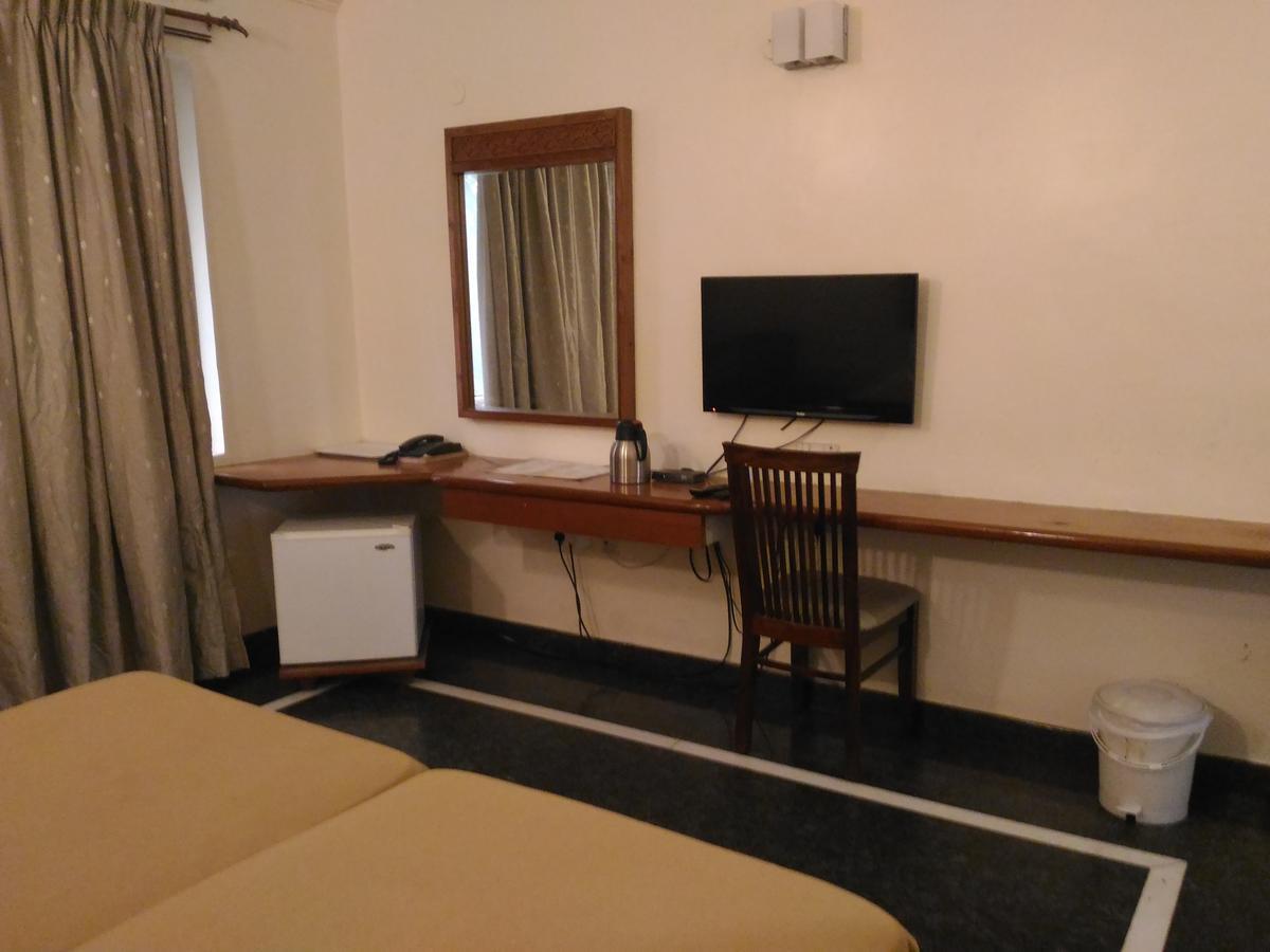 Woody'S Hotel Bangalore Eksteriør billede